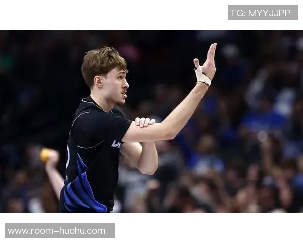 弗拉格全能表现助力球队哈珀状态低迷小理查德森火力全开 弗拉格全能表现助力球队哈珀状态低迷小理查德森火力全开